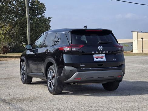 Used 2021 Nissan Rogue SV image 4