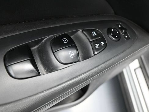 Used 2017 Nissan Pathfinder SL w/ SL Premium Package AWD/4WD image 11
