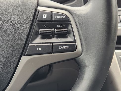 Used 2017 Hyundai Elantra SE w/ SE A/T Tech Package 03 image 28