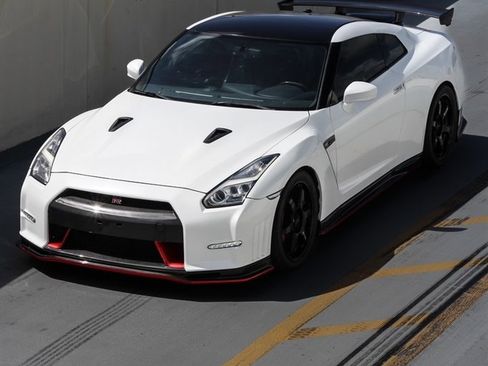 Used 2013 Nissan GT-R Premium AWD/4WD image 3