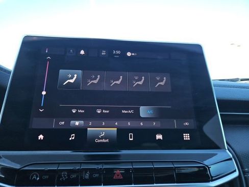 Used 2024 Jeep Compass Latitude w/ Convenience Group image 54