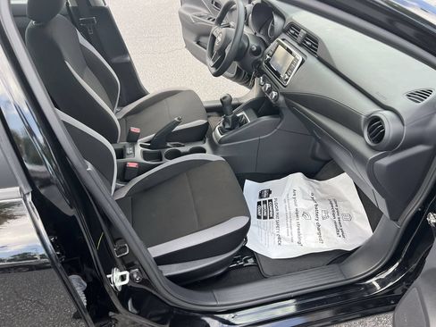 Used 2025 Nissan Versa S FWD image 34