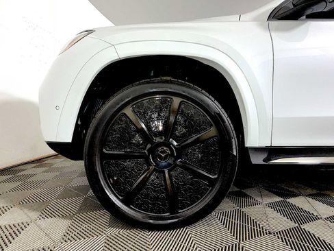 Used 2025 Mercedes-Benz Maybach GLS 600 4MATIC image 8