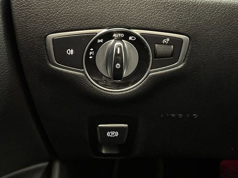 Used 2019 Mercedes-Benz E 300 image 33