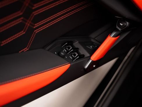 Used 2024 Lamborghini Revuelto AWD/4WD image 64
