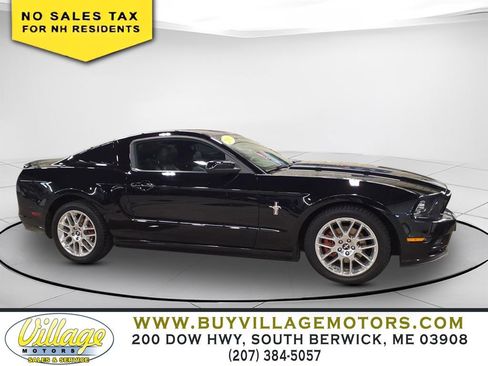 Used 2013 Ford Mustang Premium image 2
