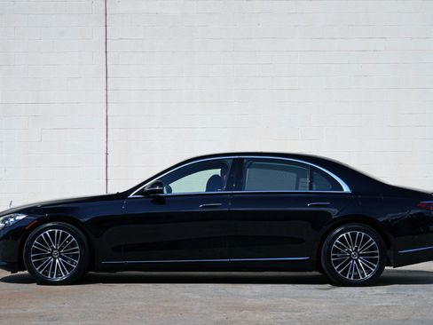 Used 2024 Mercedes-Benz S 580e 4MATIC Sedan image 9