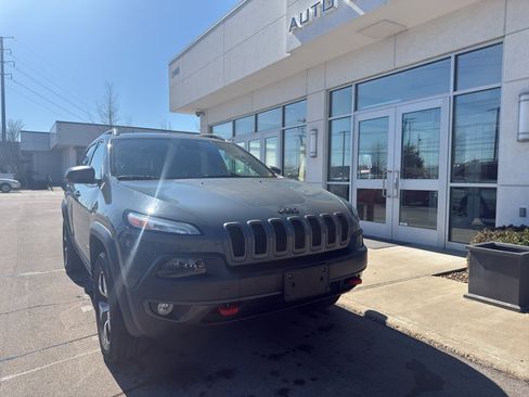 Used 2014 Jeep Cherokee Trailhawk w/ Technology Group image 8