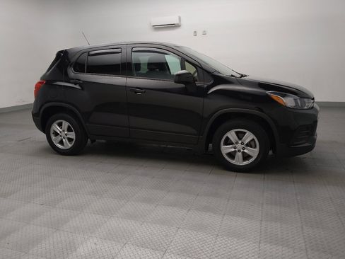 Used 2019 Chevrolet Trax LS w/ Tint and Cruise Package image 11