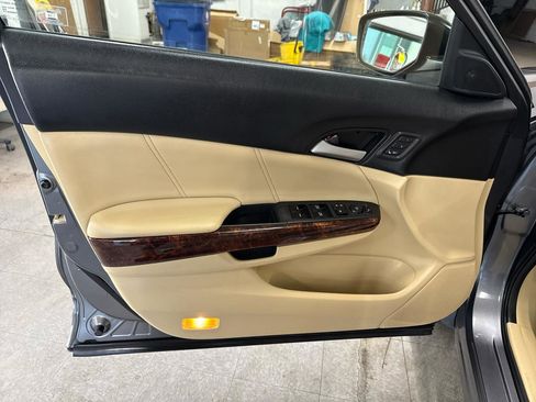 Used 2010 Honda Crosstour EX-L image 31