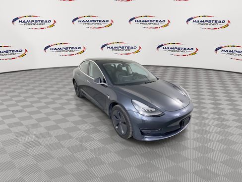 Used 2020 Tesla Model 3 Standard Range Plus image 2