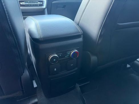 Used 2022 Ford Explorer XLT w/ Equipment Group 202A RWD image 24