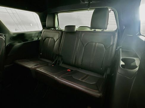 Used 2024 Ford Expedition Limited AWD/4WD image 29