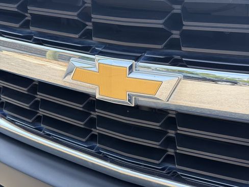 Used 2018 Chevrolet Silverado 1500 W/T AWD/4WD image 15