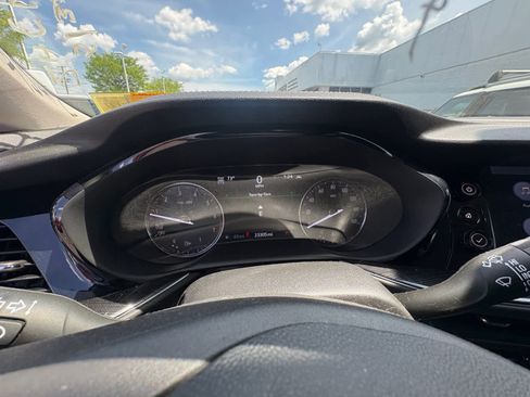 Used 2021 Buick Envision Essence AWD/4WD image 17