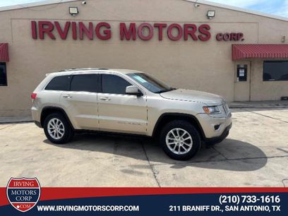 Used 2014 Jeep Grand Cherokee Laredo w/ 18" Wheel & 8.4" Radio Group