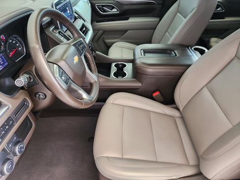 Used 2021 Chevrolet Tahoe LT w/ Luxury Package RWD image 14