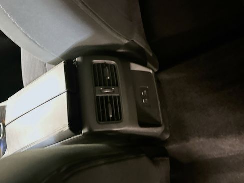 Used 2023 Nissan Rogue SV image 27