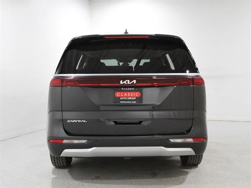 Used 2024 Kia Carnival LX image 20