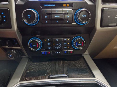 Used 2020 Ford F250 Lariat w/ Lariat Ultimate Package AWD/4WD image 56