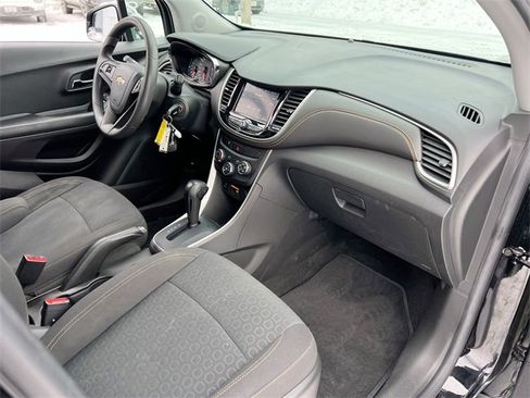 Used 2022 Chevrolet Trax LS w/ Tint and Cruise Package image 27