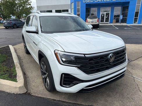 Used 2024 Volkswagen Atlas SEL Premium R-Line AWD/4WD image 3