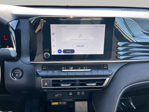Used 2025 Toyota Camry LE FWD image 8