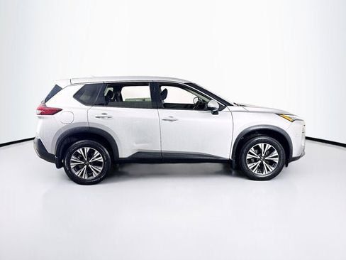 Used 2021 Nissan Rogue SV image 4