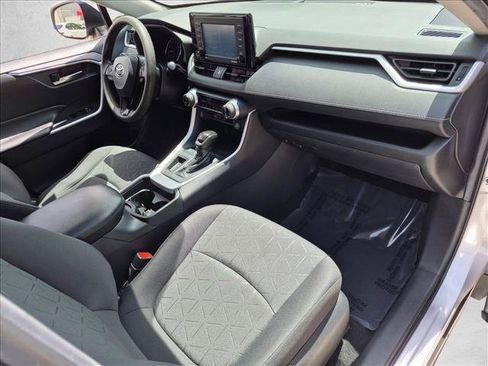 Used 2020 Toyota RAV4 XLE FWD image 20