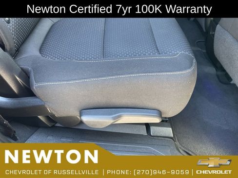 Used 2023 GMC Acadia SLE FWD image 29