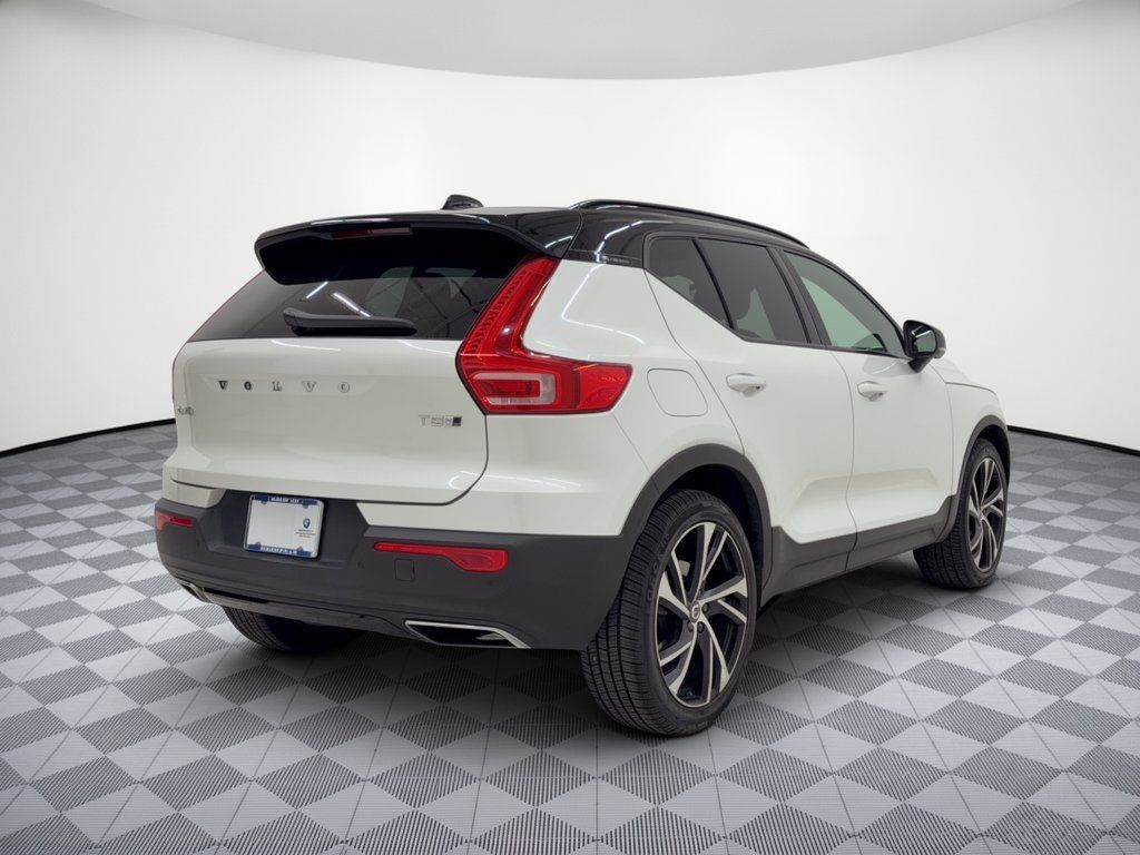Used 2020 Volvo XC40 T5 R-Design w/ Protection Package Premier AWD/4WD image 9