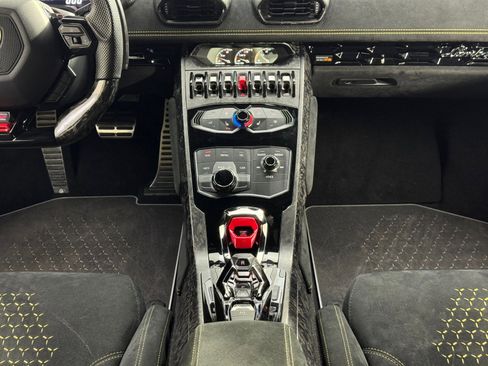Used 2018 Lamborghini Huracan Performante image 27