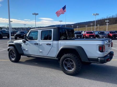 Used 2022 Jeep Gladiator Rubicon w/ Cold Weather Group image 3
