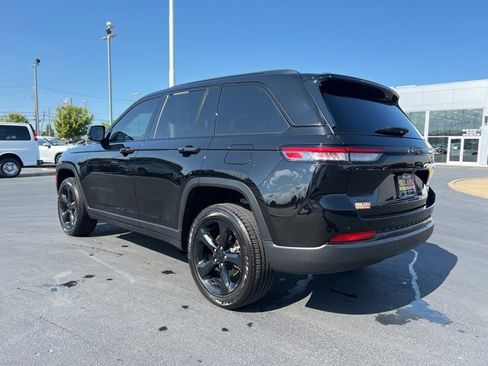Used 2024 Jeep Grand Cherokee Altitude image 5