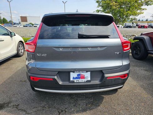 Used 2019 Volvo XC40 T5 Momentum image 6