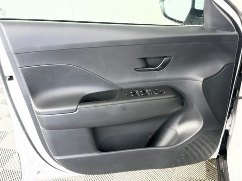 Used 2024 Hyundai Kona SEL AWD/4WD image 12