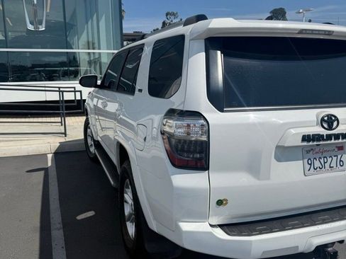 Used 2022 Toyota 4Runner SR5 Premium w/ Moonroof Package image 4