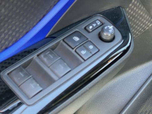 Used 2021 Toyota C-HR XLE image 11