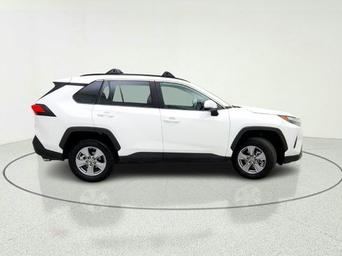 Used 2024 Toyota RAV4 XLE AWD/4WD image 7