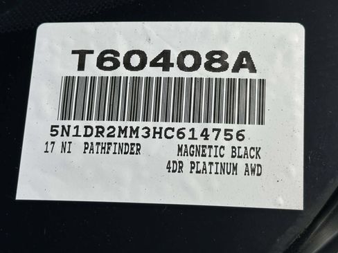 Used 2017 Nissan Pathfinder Platinum w/ Family Entertainment Package AWD/4WD image 31