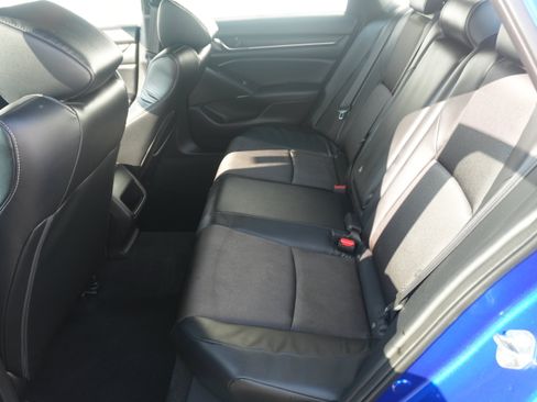Used 2018 Honda Accord Sport image 21