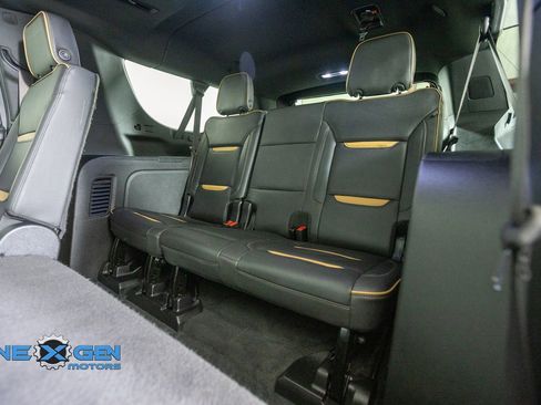 Used 2024 GMC Yukon XL AT4 w/ AT4 Premium Plus Package AWD/4WD image 29