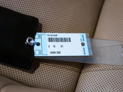 Used 2021 Porsche 911 Carrera w/ Premium Package image 35