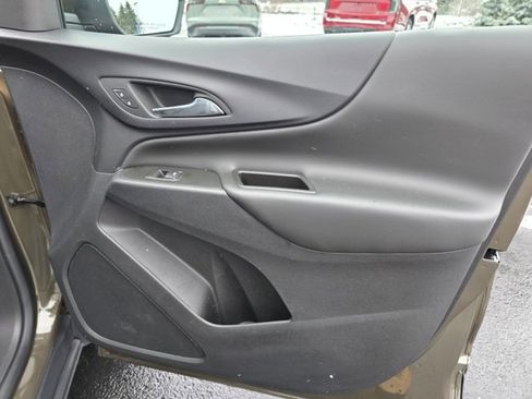 Used 2024 Chevrolet Equinox LT image 23