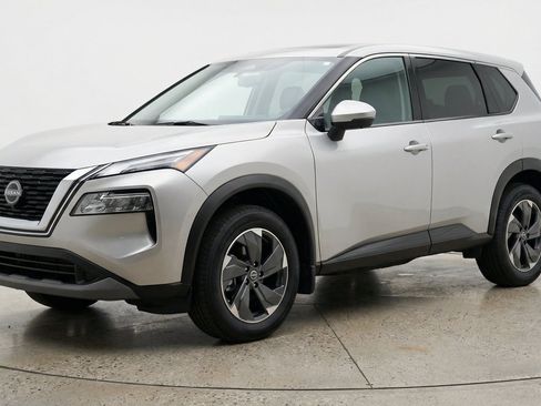 Used 2025 Nissan Rogue SV FWD image 3