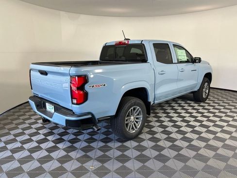 Used 2025 Chevrolet Colorado LT w/ LT Convenience Package AWD/4WD image 11
