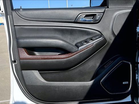 Used 2017 GMC Yukon SLT image 21