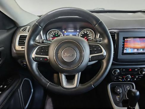 Used 2018 Jeep Compass Latitude w/ Popular Equipment Group AWD/4WD image 9