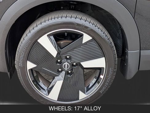 Certified 2025 Nissan Kicks SR FWD image 11