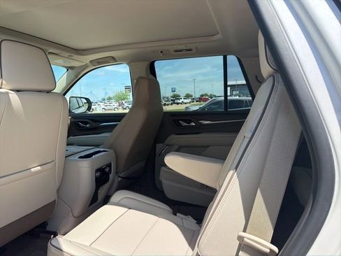 Used 2023 GMC Yukon Denali AWD/4WD image 10